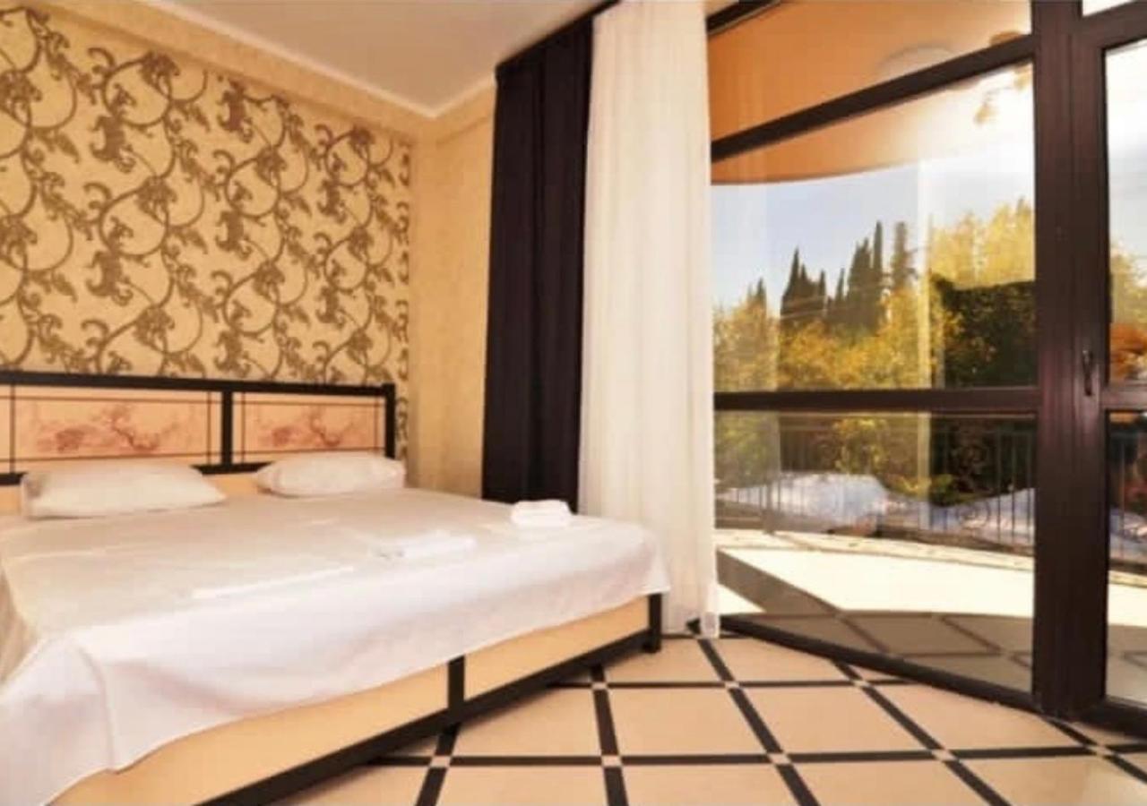 Коралл - Coral Sea Hotel Цандрипш Екстериор снимка