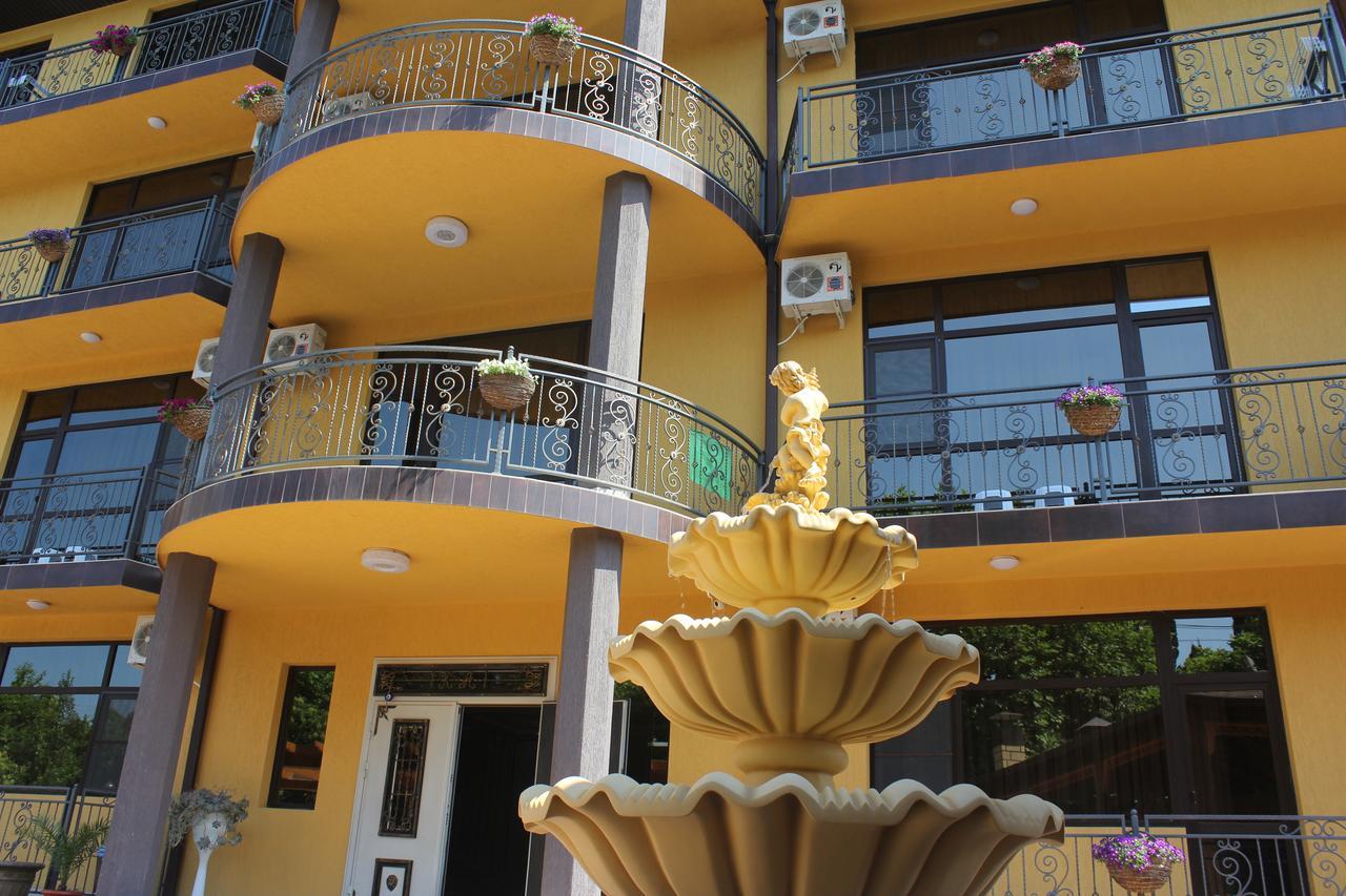 Коралл - Coral Sea Hotel Цандрипш Екстериор снимка